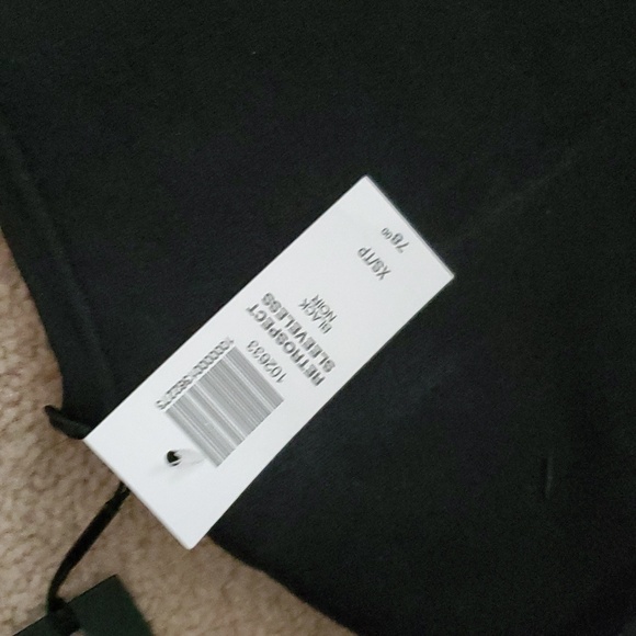 Babaton Ten black retrospective sleeve less top - Picture 4 of 4